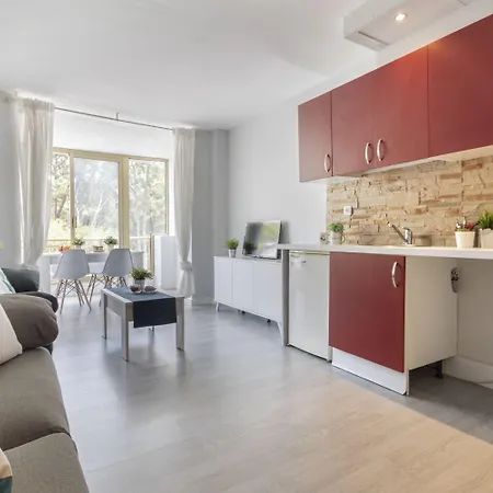 Cataluna Study Apartment